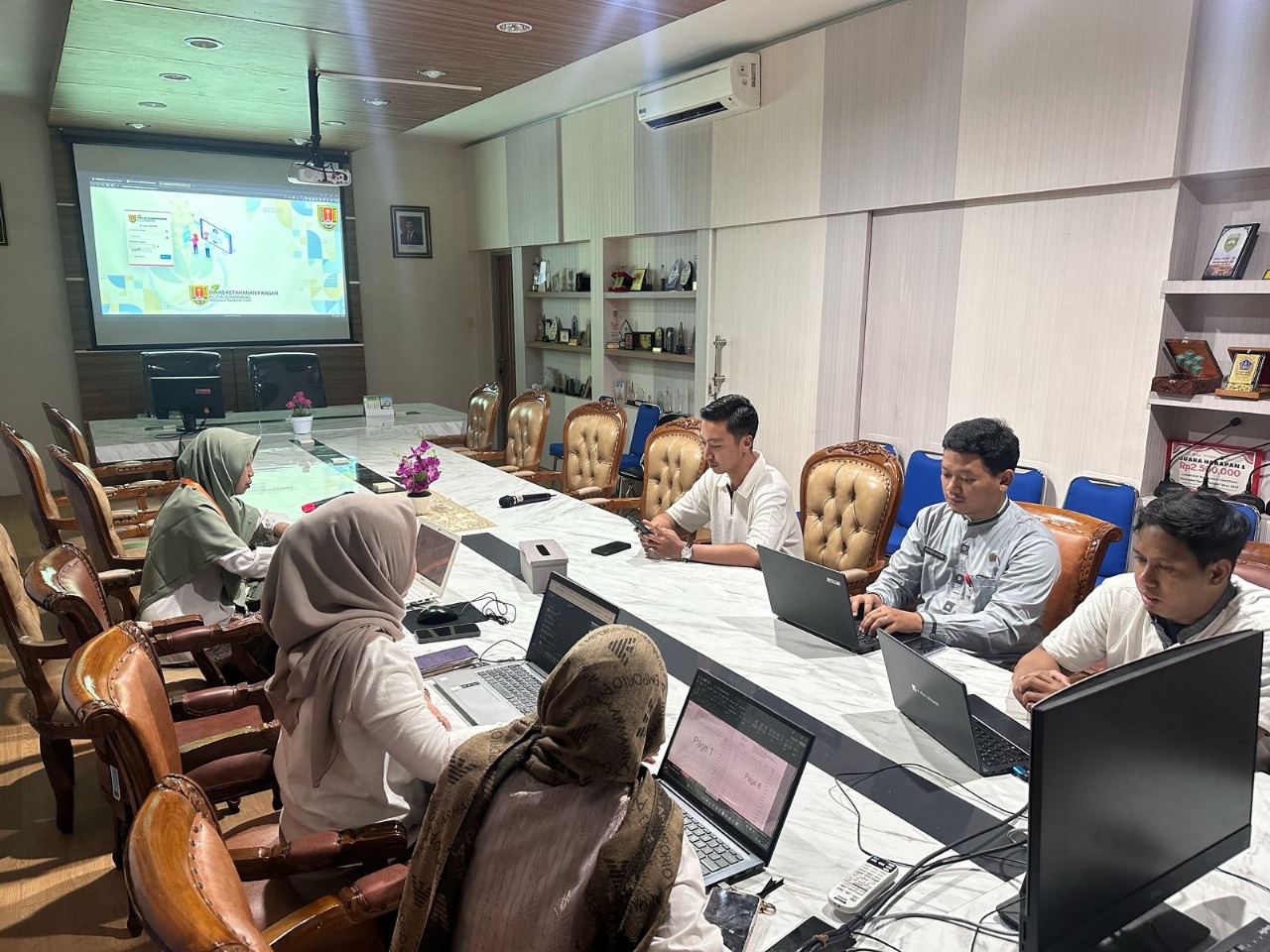 Rapat Koordinasi Pengembangan Aplikasi SIKEPAN di Dinas Ketahanan Pangan